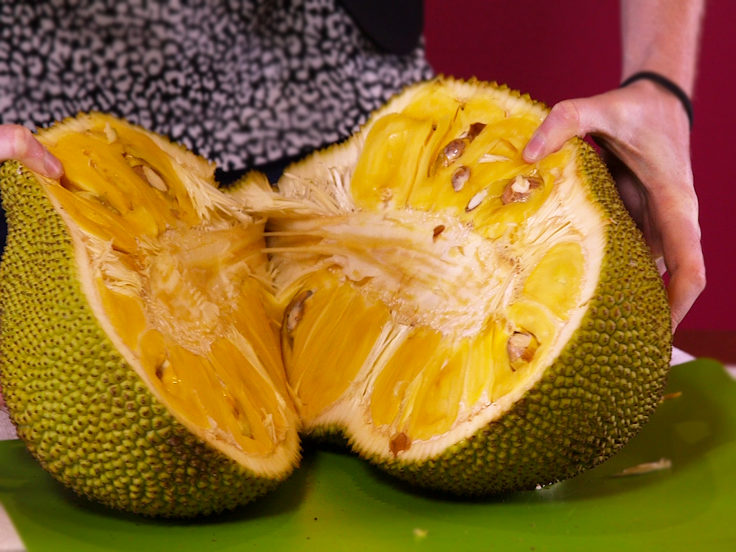 jackfruit-in-half